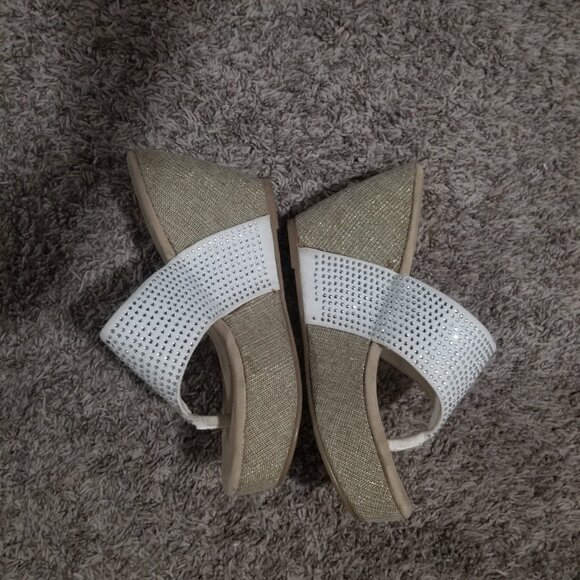 Good Condition Volatile Sequin Platform Flip Flops, Size 8 - Picture 3 of 7